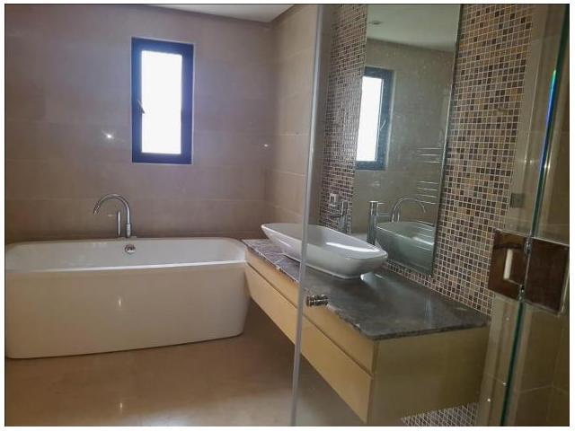 Photo Villa vide sur Bouskoura CGI GREEN TOWN image 5/6