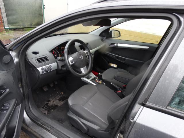Photo voiture opel astra image 5/6