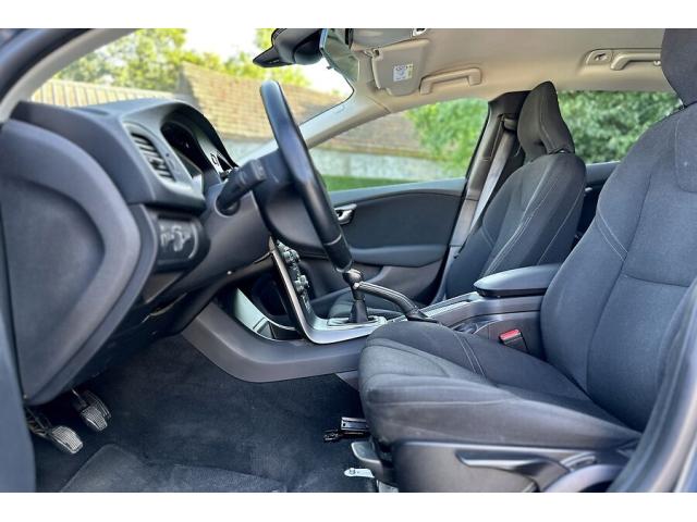 Photo Volvo V40 2.0 T2 Sport Edition - 10 2018 image 5/6