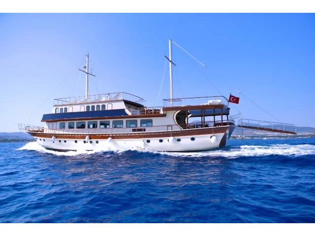 Photo yacht conçu pour des croisiéres et du charter de luxe avec une capacité de 32 invités image 5/6