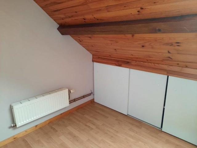 Photo 6880 ACREMONT : appartement 2e étage, 1ch, +-45m² avec grenier et parking. image 6/6