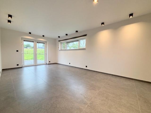 Photo 6890 Anloy (Libin) : jolie maison avec jardin, 3ch, 2sdb. image 6/6