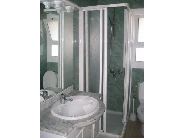 Photo A LOUER ROSES APPARTEMENT T3 AVEC PISCINE ET PARKING COM. image 6/6