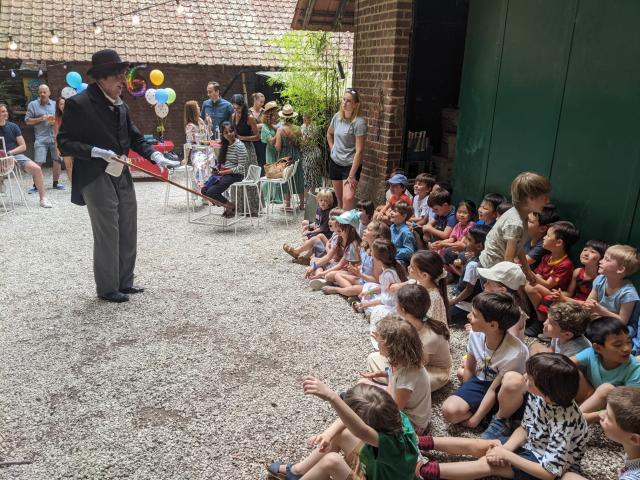 Photo Animations de rue marchés de Noël, spectacles pour enfants, artistes de rue, faux serveur, mime, clo image 6/6