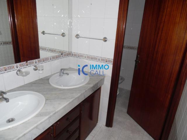 Photo Appartement de 180 m² en location située à l'Agdal image 6/6