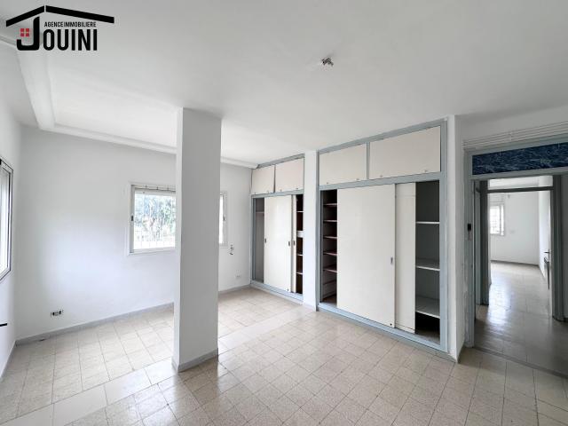 Photo Appartement S+3 À Louer à Cité El Mahrajène image 6/6