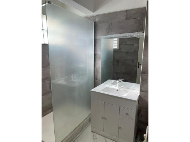 Photo Appartement spacieux – Vue imprenable sur Saint-Denis image 6/6