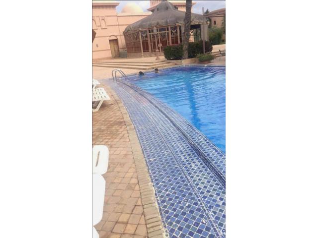 Photo Apprt au R-jardin meublé jardin privé piscine image 6/6