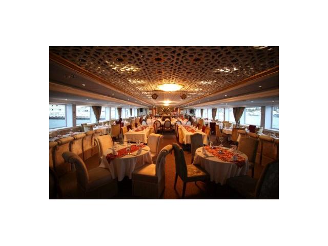 Photo Bateau restaurant receptif animation excursion de 52 m 700 paasagers image 6/6