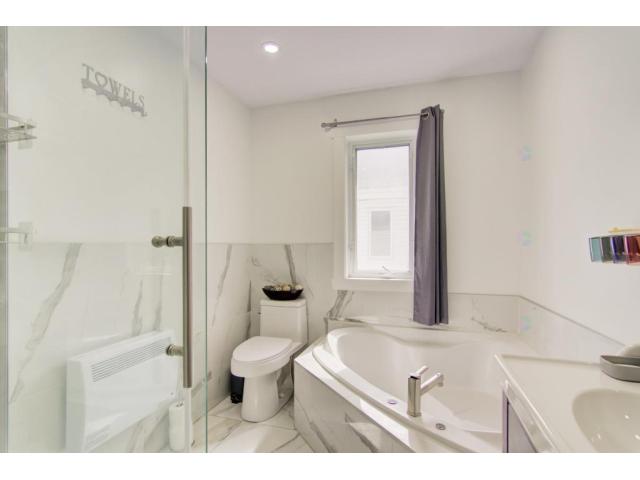 Photo Belle maison rénovée et clé en main Quartier St-François (Laval, Quebec) image 6/6