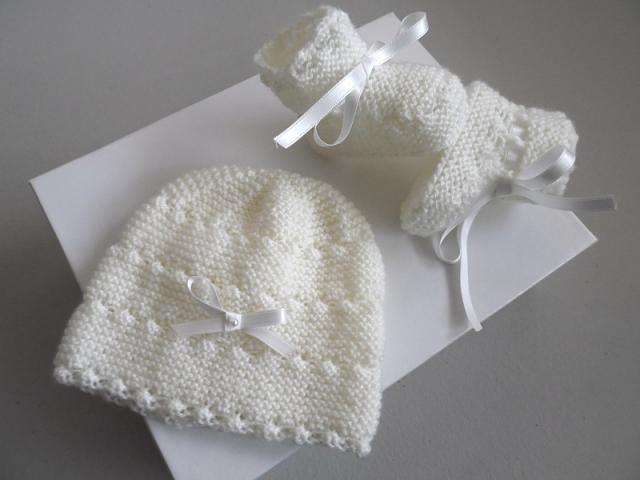 Photo Bonnet, chaussons écrus bébé FILLE  tricot laine fait main image 6/6