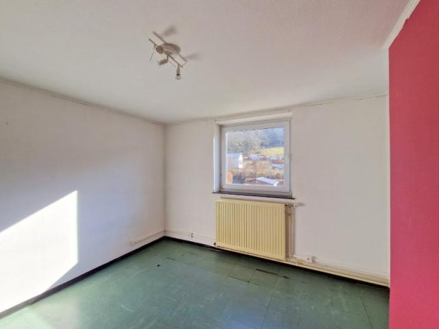 Photo Bouillon : maison mitoyenne, jardin, garage, 2 chambres, bureau. image 6/6