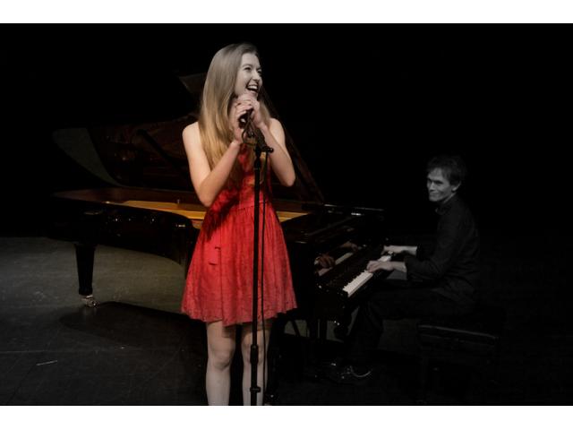 Photo Chanteuse animatrice Gospel • mariage BLOIS Loir et Cher image 6/6