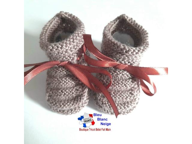 Photo Chaussons motif GODRON tricotés main modèle layette bébé image 6/6