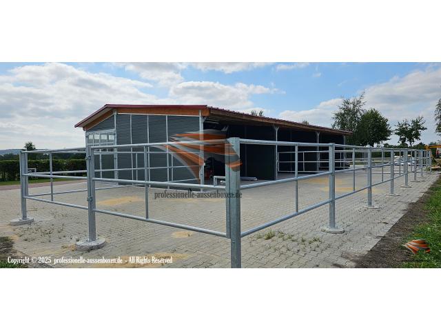 Photo Clôtures et enclos robustes pour Chevaux & Paddocks, manèges, Boxes et Abris sécurisés image 6/6