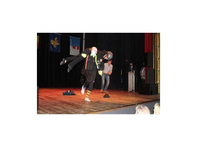 Photo Clown anniversaire, mime, statue vivante, échassier, faux serveur, artisste de rue, animations déamb image 6/6