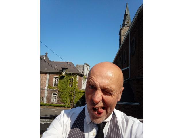 Photo clown pour anniversaire, animations chasses aux oeufs, échassier, clown, mimie, statue vivante, faux image 6/6