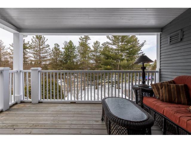 Photo Condo 3 étages avec parc privé au bord du Lac-Brome (Quebec) image 6/6