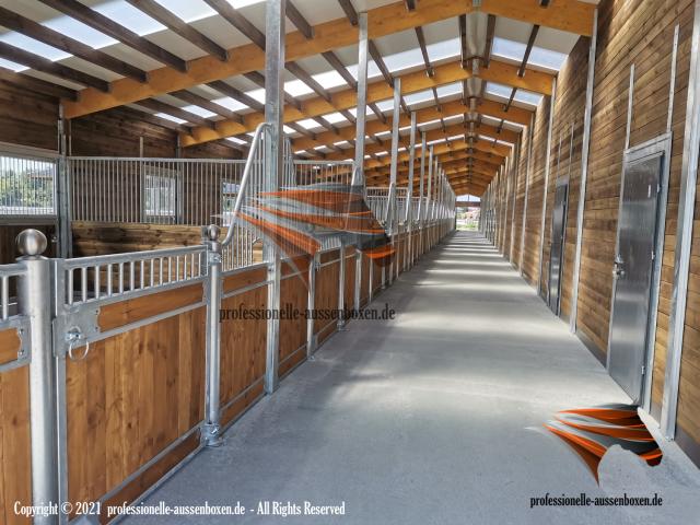 Photo Écuries extérieures pour chevaux, Construction d'écuries pour chevaux, Abris pour chevaux / Shelter image 6/6