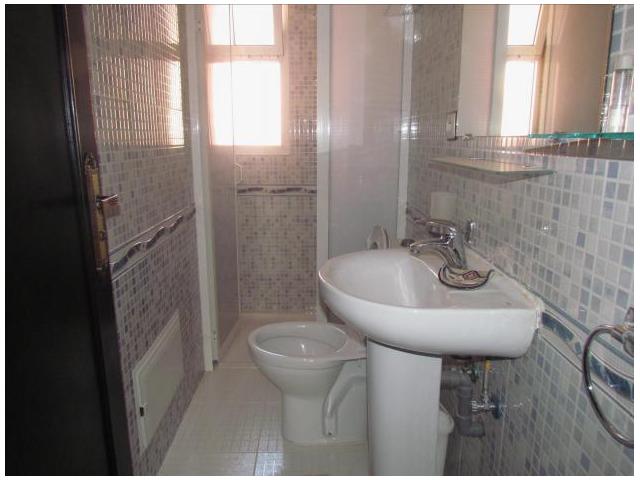 Photo En location longue durée meublé Étage  villa image 6/6