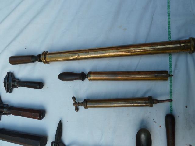 Photo Ensemble d'outils anciens restaurés image 6/6
