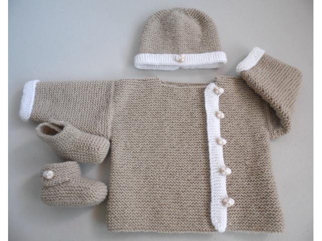 Photo Ensemble ou trousseau beige tricot laine bébé fait main image 6/6