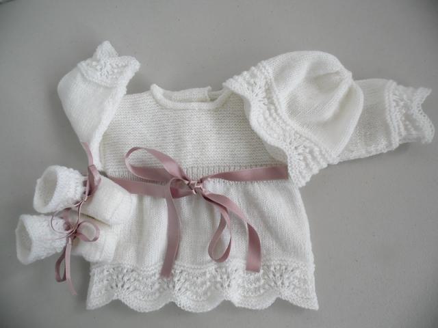 Photo Ensemble ou trousseau blanc tricot laine bébé fait main image 6/6