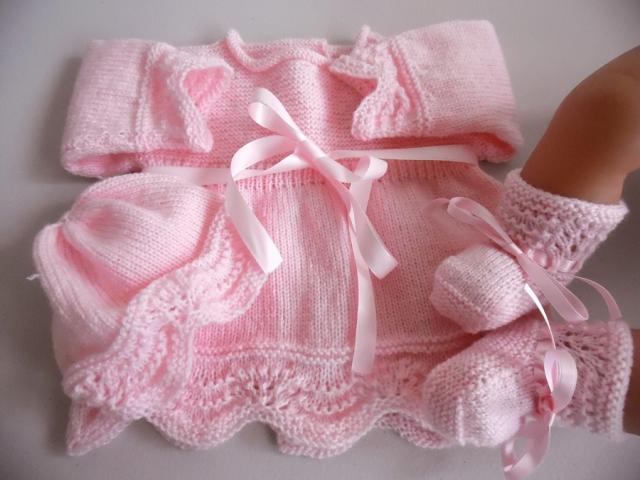 Photo Ensemble ou trousseau rose tricot laine bébé fait main image 6/6