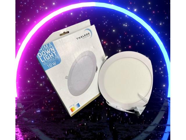 Photo Fenêtres volets porte led miroir image 6/6