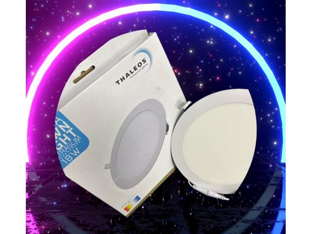 Photo Fenêtres volets porte led miroir image 6/6