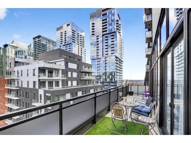 Photo Fully-Furnished penthouse 100 m from Concordia University (Montreal, Quebec) image 6/6