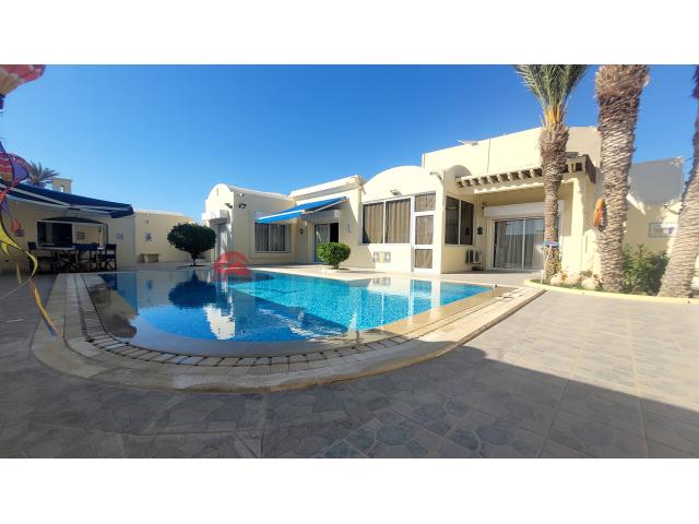 Photo GRANDE MAISON EN ZONE TOURISTIQUE DJERBA - RÉF V590 image 6/6