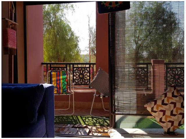 Photo Joli appart au r-jardin meublé ou vide piscin image 6/6