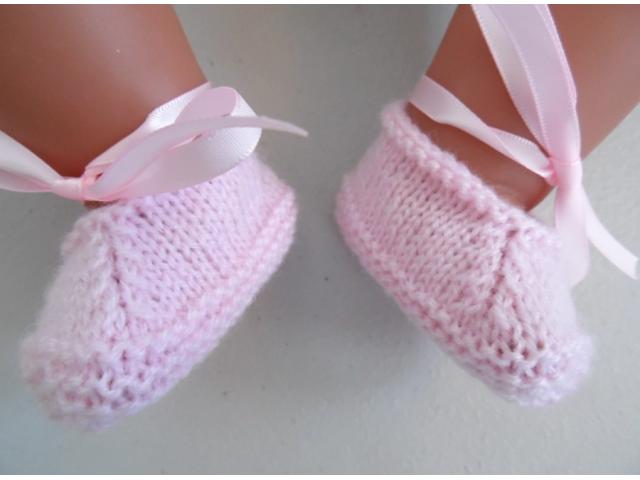 Photo Jupe et chaussons roses layette bébé tricot laine : image 6/6