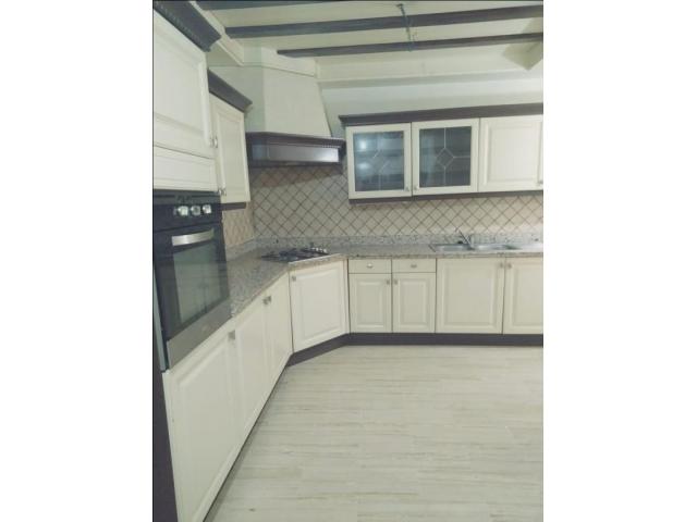 Photo location appartement vide d une superficie de 154 m² a gueliz image 6/6