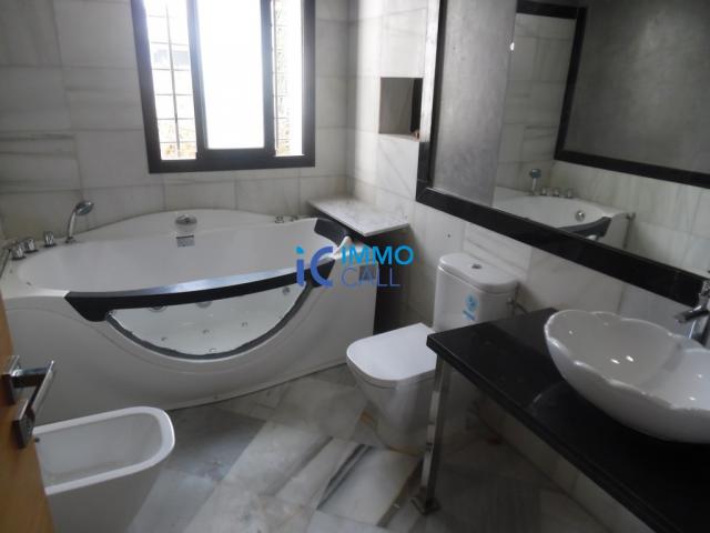 Photo Luxueuse villa de 450 m² en location située à Hay Riad image 6/6