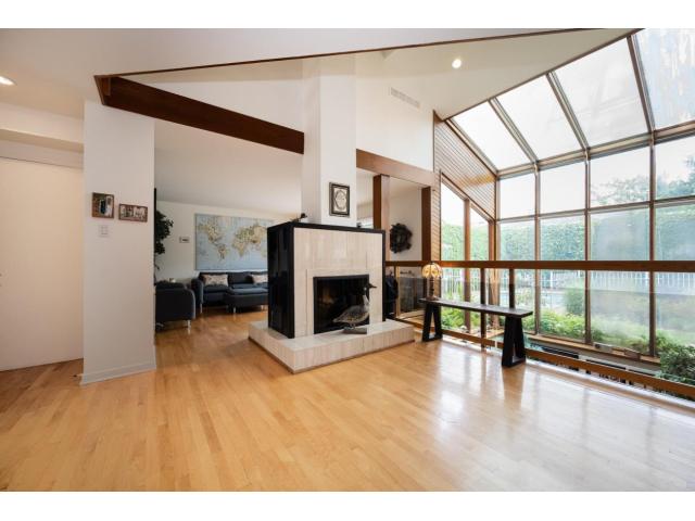 Photo Magnifique propriété au design architectural exclusif à Brossard (Quebec) image 6/6