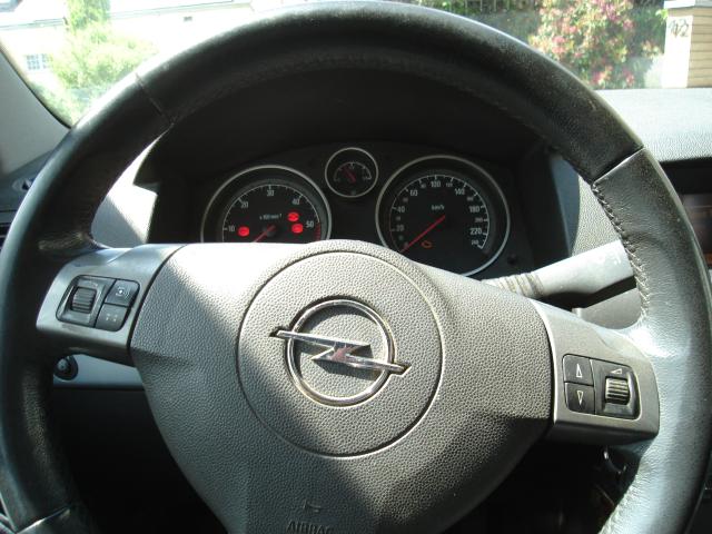 Photo OPEL ASTRA GTC image 6/6