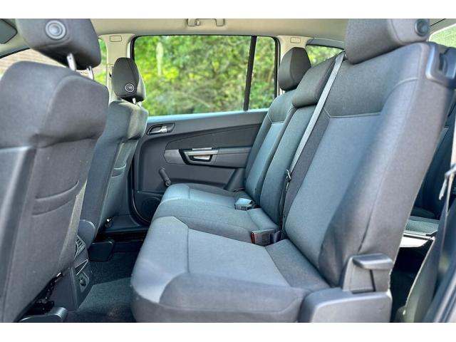 Photo Opel Zafira 1.6i 7zitpl. - 04 2013 image 6/6