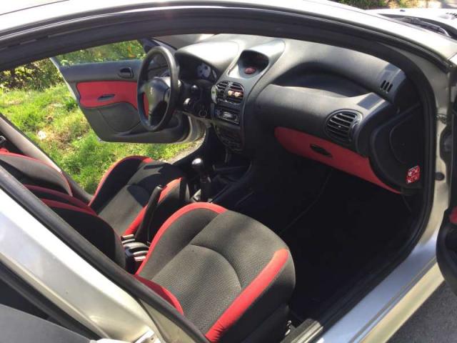 Photo Peugeot 206 1,4 HDI 70 ch TRENDY 5 portes 2006 image 6/6