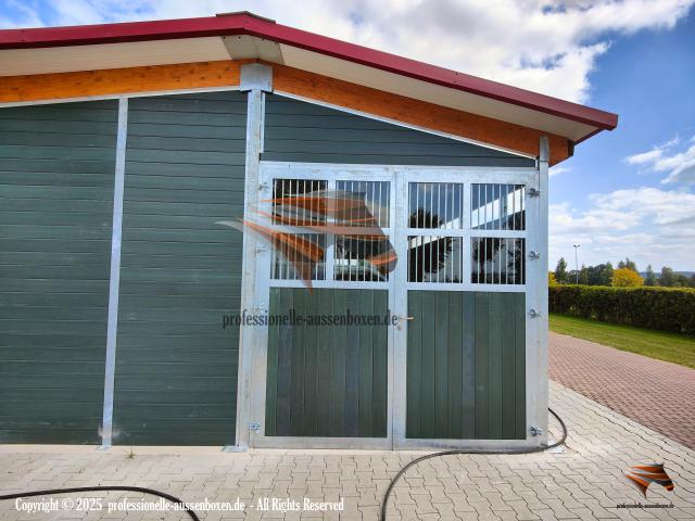 Photo Portes d’écurie et portes coulissantes & Portails et portes de box robustes pour chevaux image 6/6