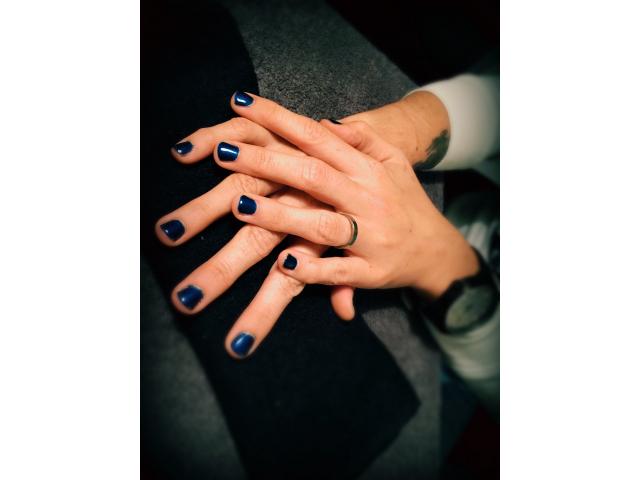 Photo Pose vernis semi-permanent image 6/6