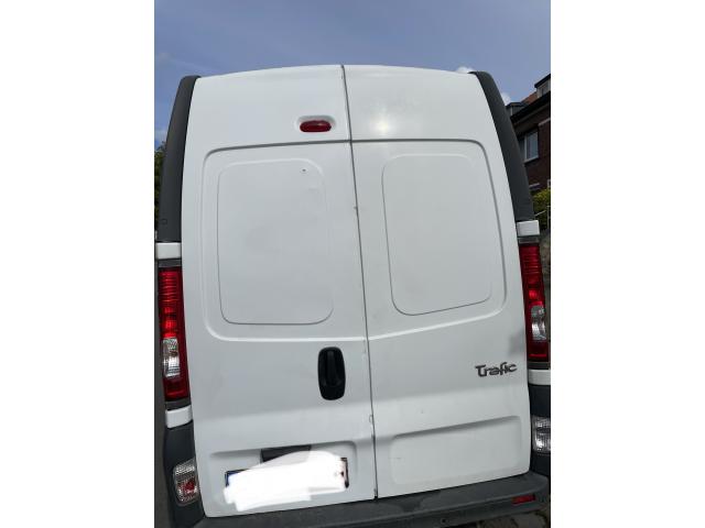 Photo Renault Traffic 2.0 dci 2013 automatique contrôle ok !! image 6/6