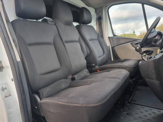 Photo Renault Trafic L2H2 11/2017 EURO6 1.6DCI 125CV AIRCO CRUISE image 6/6