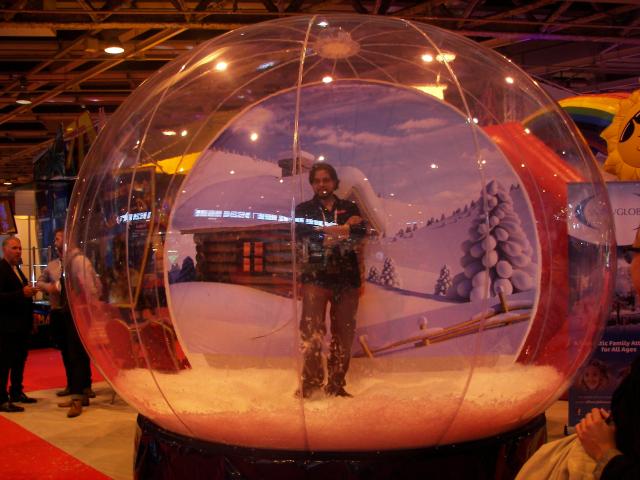 Photo SNOW GLOBE powernaxe Powernaxe snow globe image 6/6