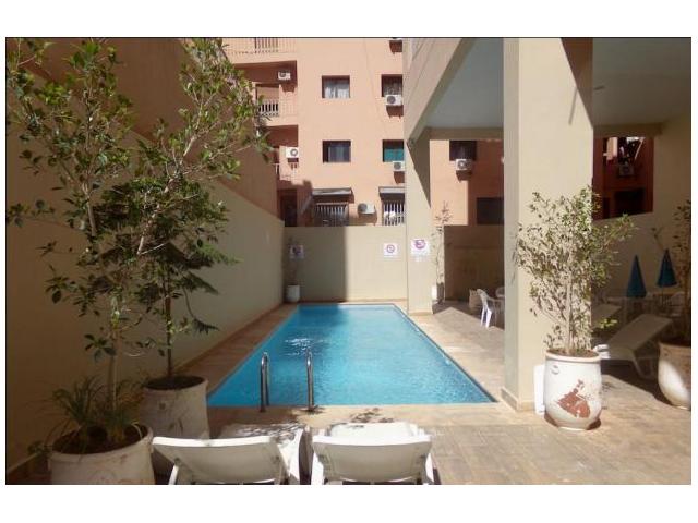 Photo très joli studio meublé vc terrasse piscine image 6/6