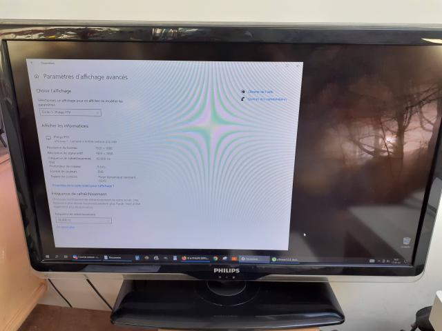 Photo TV LCD 32’’ Ambilight Philips – TOP ! image 6/6