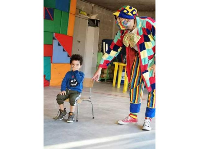 Photo Un spectacle de clown et de la sculpture de ballons pour égayer la fête d'anniversaire de votre enfa image 6/6