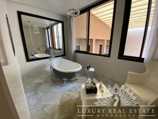 Photo Unique à Marrakech: Riad hors Médina à vendre. image 6/6