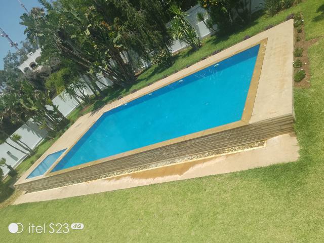 Photo Villa de prestige à louer – Route Zaïr – 2000 m² image 6/6